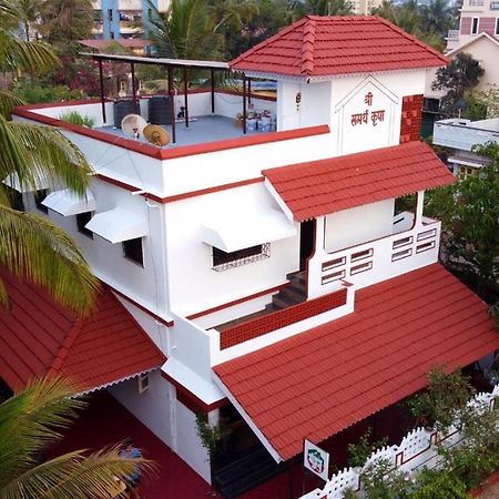 Gayatri Homestay Ratnāgiri Extérieur photo