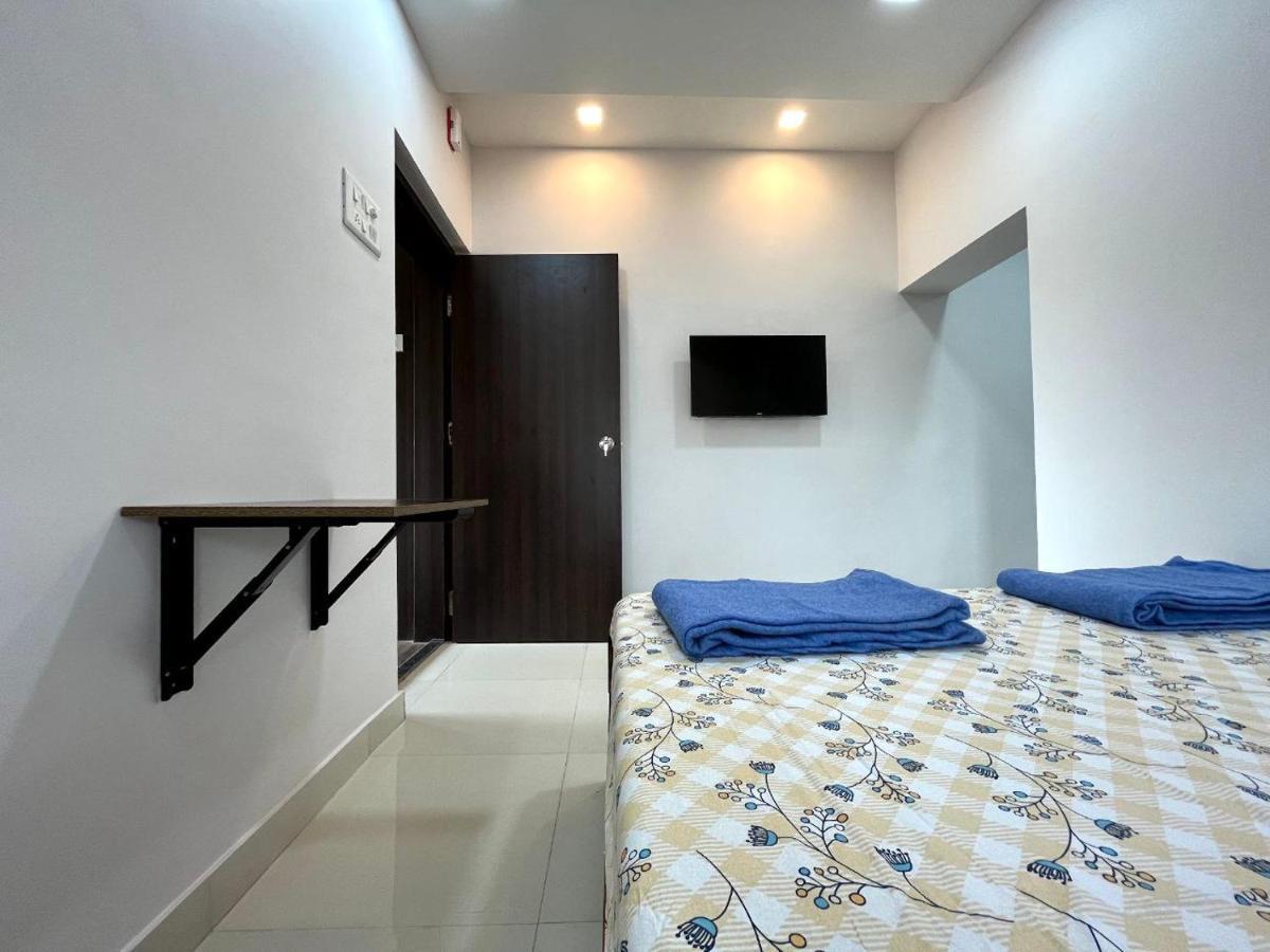 Gayatri Homestay Ratnāgiri Extérieur photo