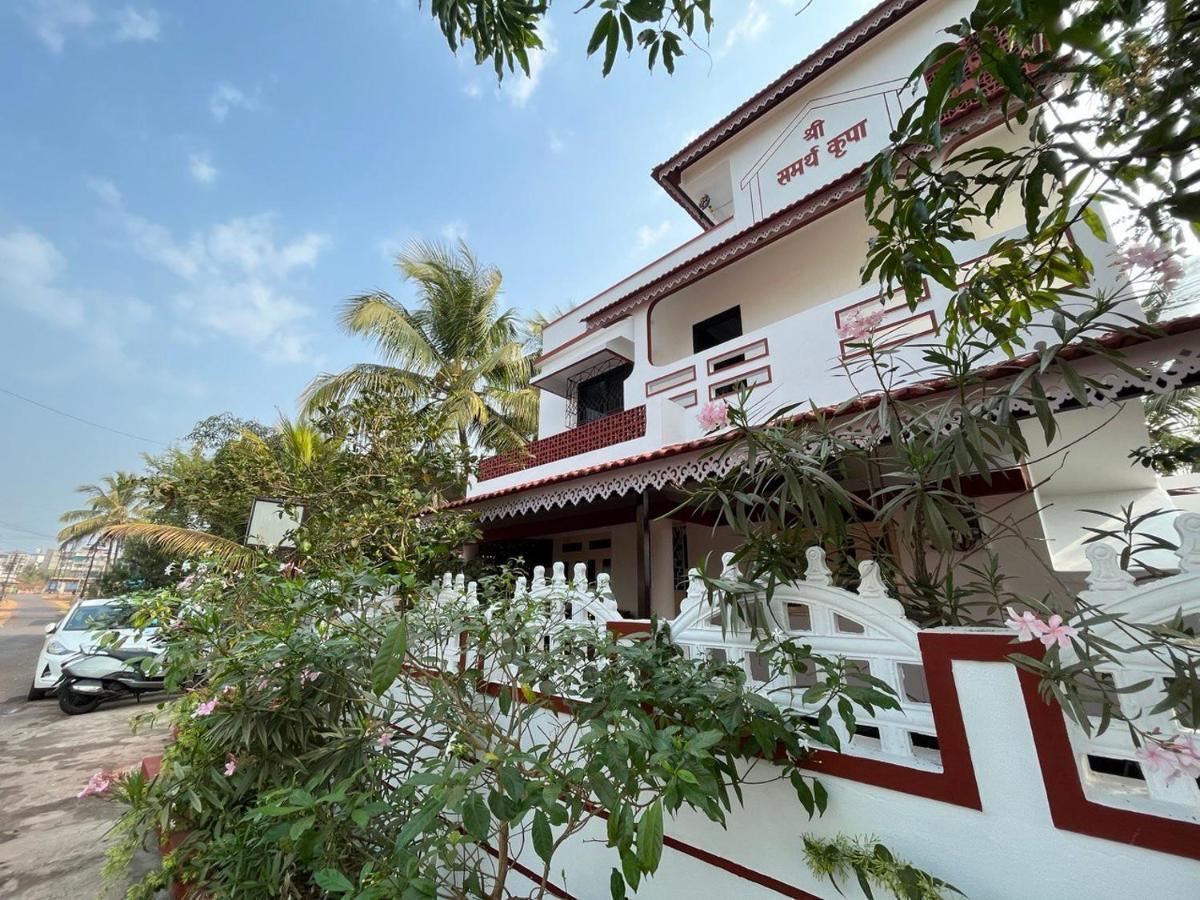 Gayatri Homestay Ratnāgiri Extérieur photo