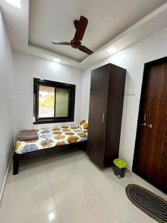 Gayatri Homestay Ratnāgiri Extérieur photo