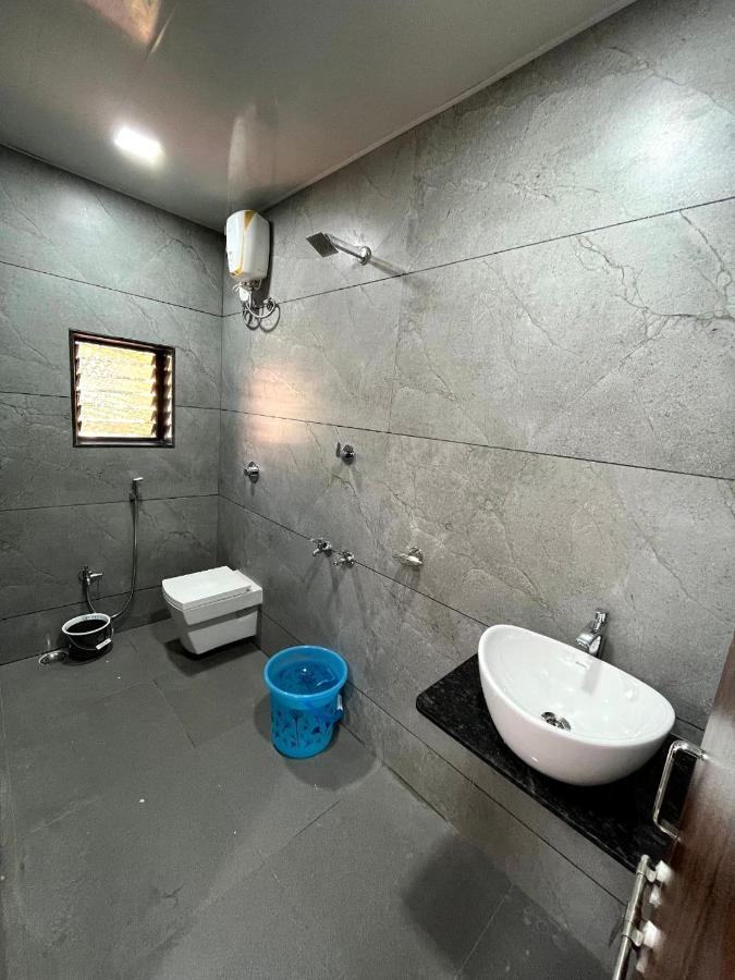 Gayatri Homestay Ratnāgiri Extérieur photo
